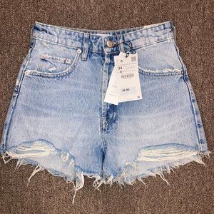 NWT Zara distressed high rise shorts, size EUR 34, US 2